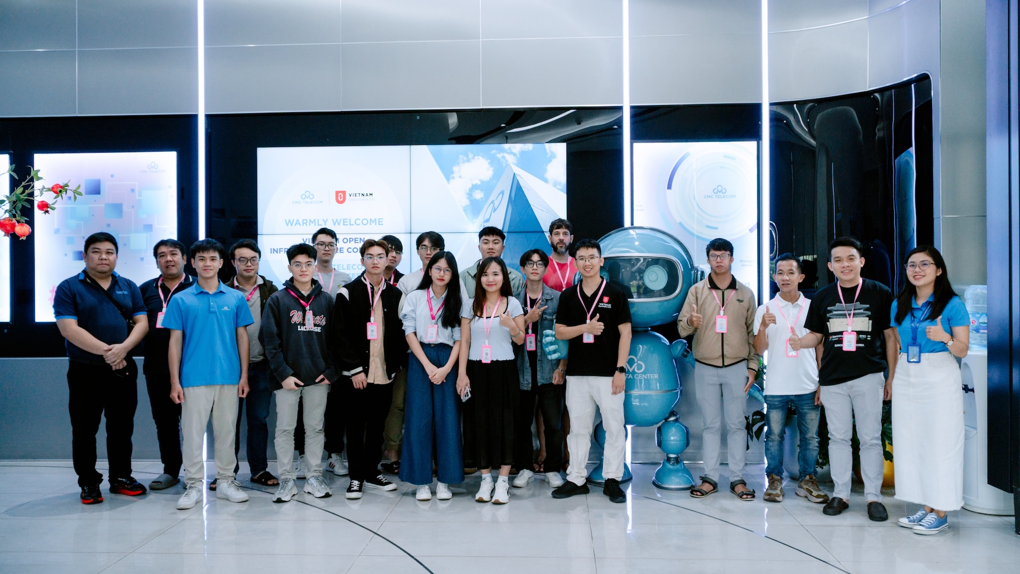 Xu hướng hạ tầng mở cho tương lai: Góc nhìn từ VietOpenInfra x CMC Telecom Meet Up #45 
