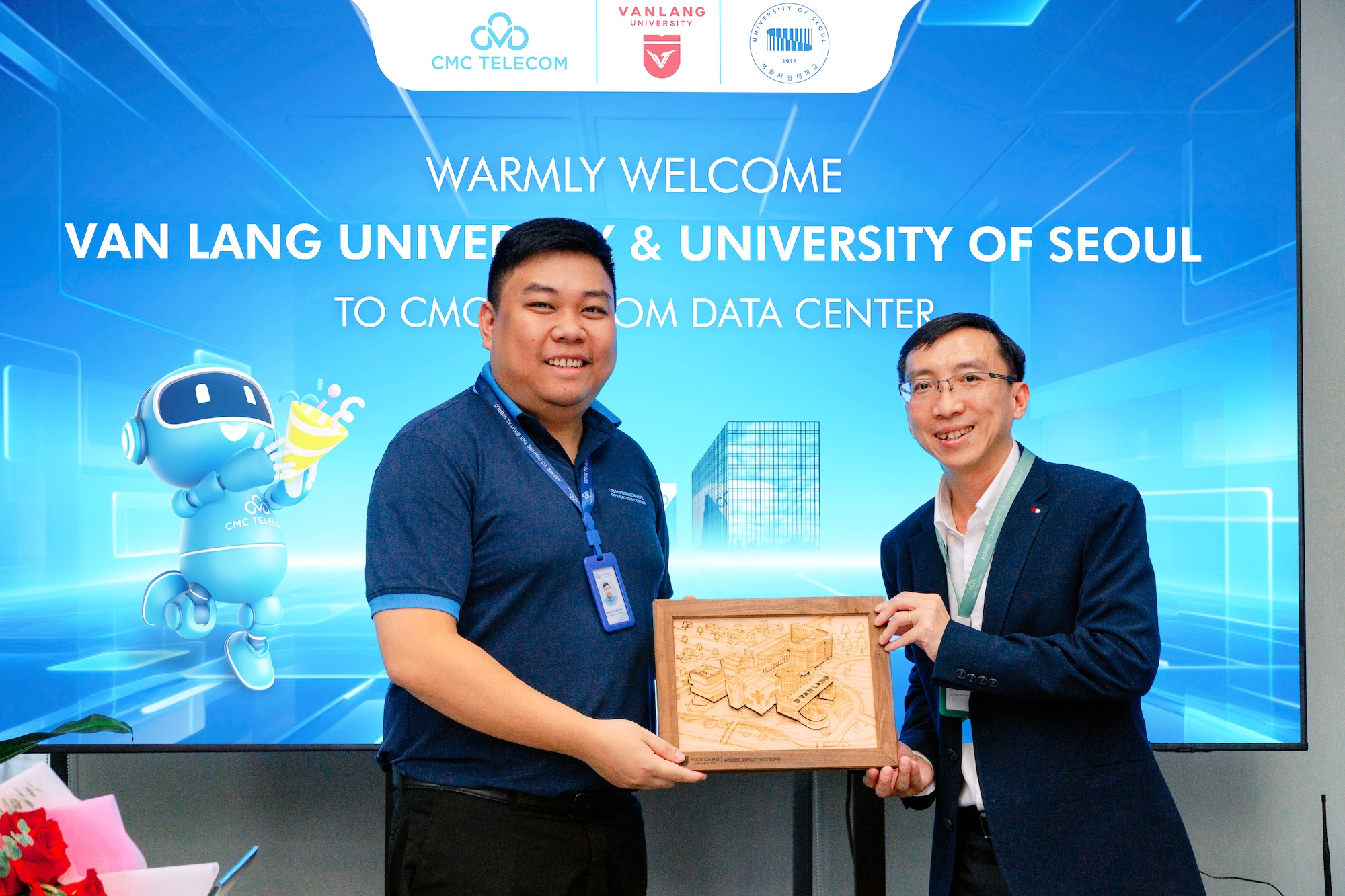 Từ hành lang giảng đường đến Trái tim công nghệ CMC Telecom Data Center